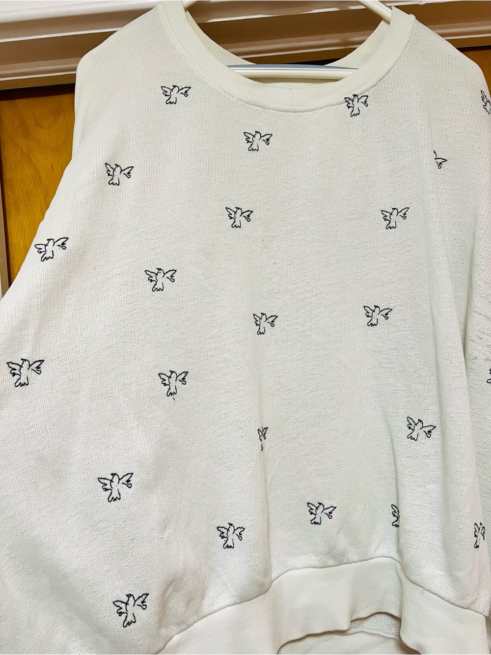 Anthropologie LEI White Crewneck Sweatshirt with Black Bird Print - Picture 7 of 8
